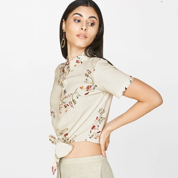 AND Off White Floral Crop Top with Knot (New without tags) Size - S - Picture 3 of 9